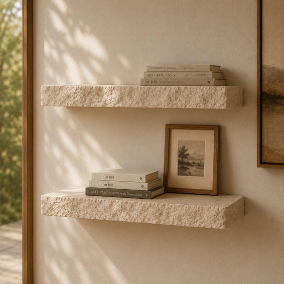 Schwebendes Regal aus Limestone mit gemeißelten Kanten - Natursteinregale - Unsichtbare Regale