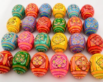 24 Easter Painted Eggs Wooden Ukrainian Pysanky (Pysanka). Polish Pisanki. Czech Kraslice.