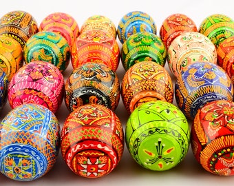 24 Easter Painted Eggs Wooden Ukrainian Pysanky (Pysanka). Polish Pisanki. Czech Kraslice.