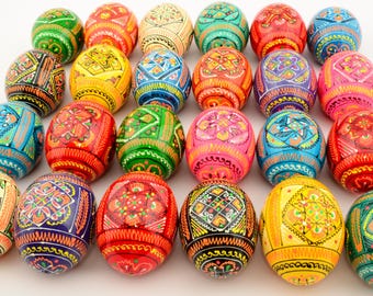 24 Easter Painted Eggs Wooden Ukrainian Pysanky (Pysanka). Polish Pisanki. Czech Kraslice.