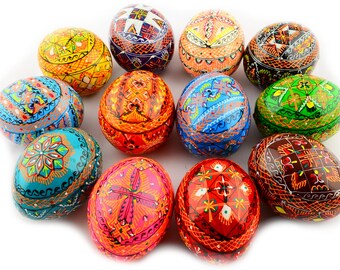 12 Easter Painted Eggs Wooden Ukrainian Pysanky (Pysanka). Polish Pisanki. Czech Kraslice.