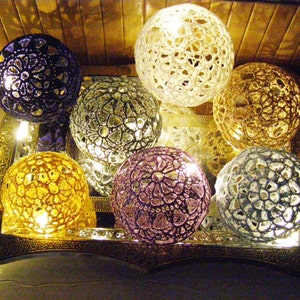 Luci stringa, decorazioni nuziali, lucine, lampade per decorazioni per la camera da letto, luci natalizie, 5 palline all'uncinetto in pizzo, regalo di inaugurazione della casa