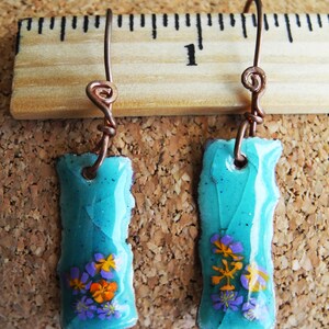 Seafoam Grüne Glas Emaille Kupfer Ohrringe verziert mit lila | Etsy