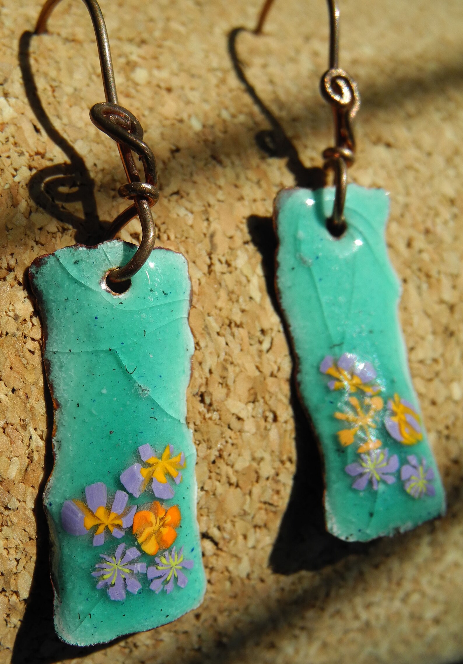 Seafoam Grüne Glas Emaille Kupfer Ohrringe verziert mit lila | Etsy