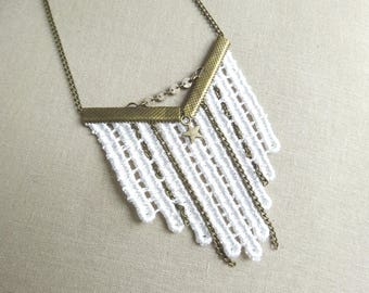 Long pendant necklace retro Vintage white lace and brass chain