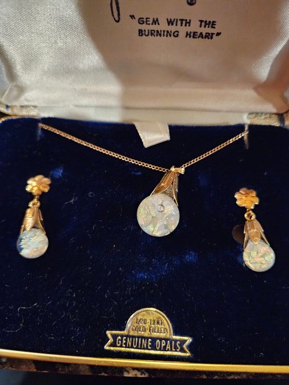 Vintage opalite necklace and clip on earrings
