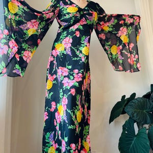 Vintage 1970s Floral Maxi Dress Black Psych Flower Power Chiffon Gown with Dramatic Angel Sleeves Retro Boho Festival Goddess Dress Size M L