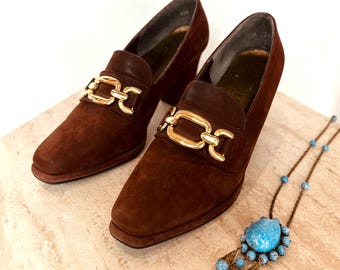 Vintage 1970s Style 90s Brown Suede Heeled Loafers | Dark Academia Aesthetic Chunky Block Heel Shoes Gold Bit Hardware Preppy Retro Size 5B
