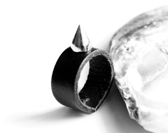 Anillo de cuero, joyería minimalista, anillo con pinchos, joyería gótica, anillo rock punk