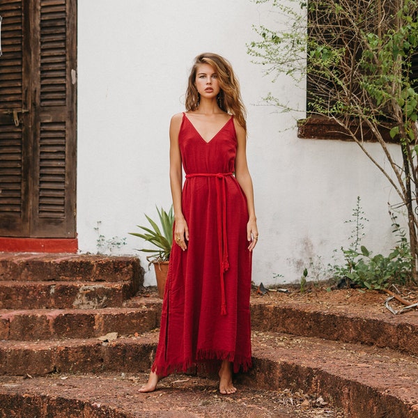 Vestido maxi rojo sin espalda ∆ vestido de verano de cóctel ∆ vestido de fiesta de festival ∆ vestido halter de diosa elegante ∆ vestido de flecos de algodón con cuello en V / ocre rojo