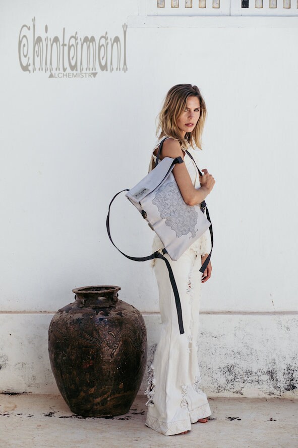 flat laptop backpack