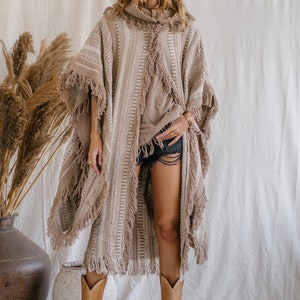 Poncho-Mantel mit Fransen Boho-Damenbekleidung, Kimono-Robe Wüstenmann-Festival-Outfit, Boho-Wickel-Strickjacke Oberteil für Zeremonienkleidung / Kaffeebraun Bild 5