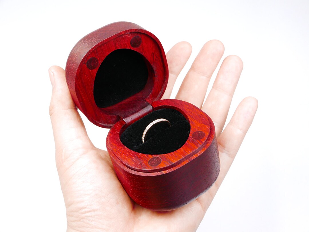 Custom Round Ring Box in African Red Rosewood With Laser Engraving, CNC