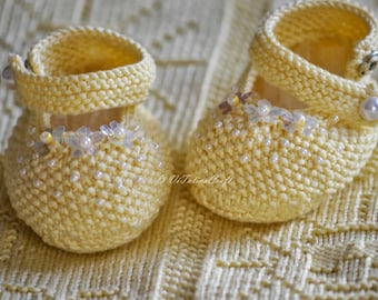 Knitting Pattern - Yellow Pearl Baby Booties (Baby size)