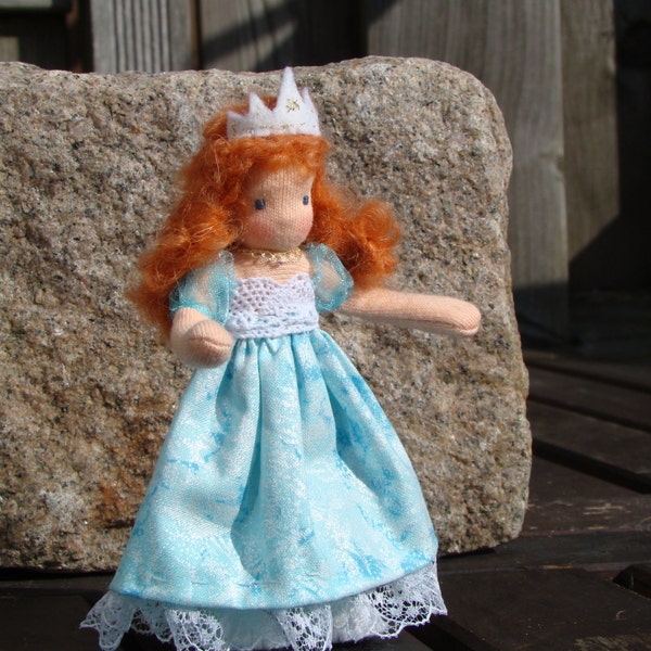 Pricess y Príncipe como muñecas de muñecas waldorf bendy