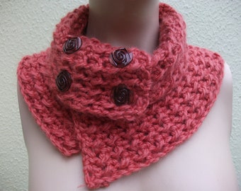 Crochet  Collar Cowl pattern. So warm and effective and simple to make!