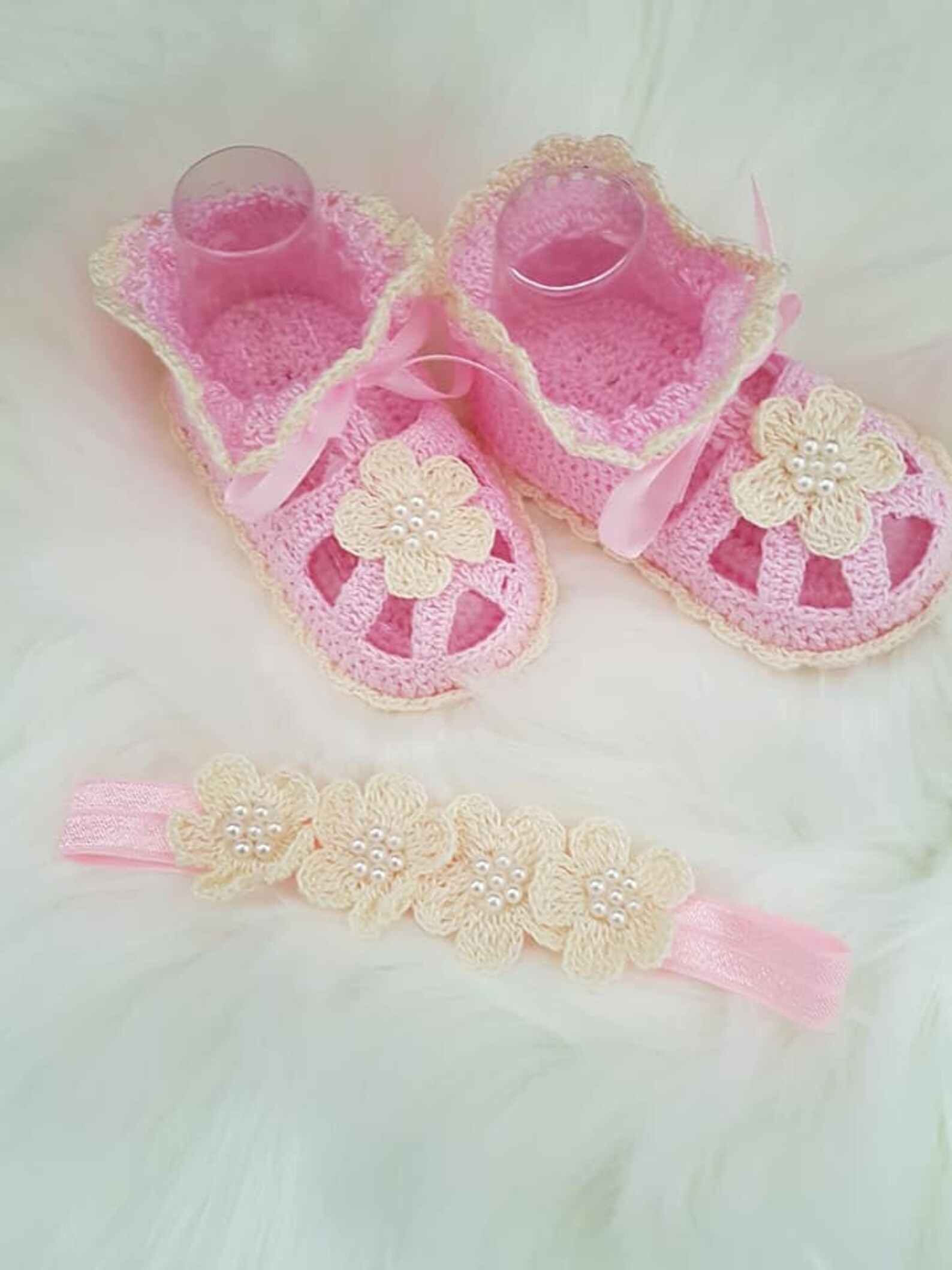 crochet baby booties, baby girl ballet slippers. crochet baby shoes with flower for newborn to 06 months