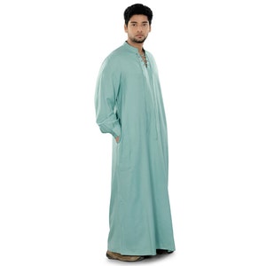 Rayon Men&#39;s Thobe: Band Collar Muslim Thawb with Pockets