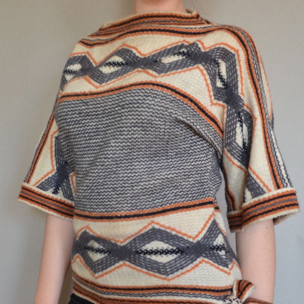 Blues and rust color and linear wool knit short sleeve sweater top