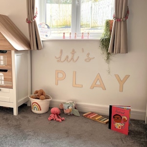 &quot;Let&#39;s PLAY Kinderzimmer Schild &quot;&quot;Let&#39;s PLAY&quot;&quot; - Holz Namensschild für Baby Mädchen - Spielzimmer Dekor - Wandkunst - Play Room Decor - Kinderzimmer Dekor - Kinderzimmer Dekor.&quot;