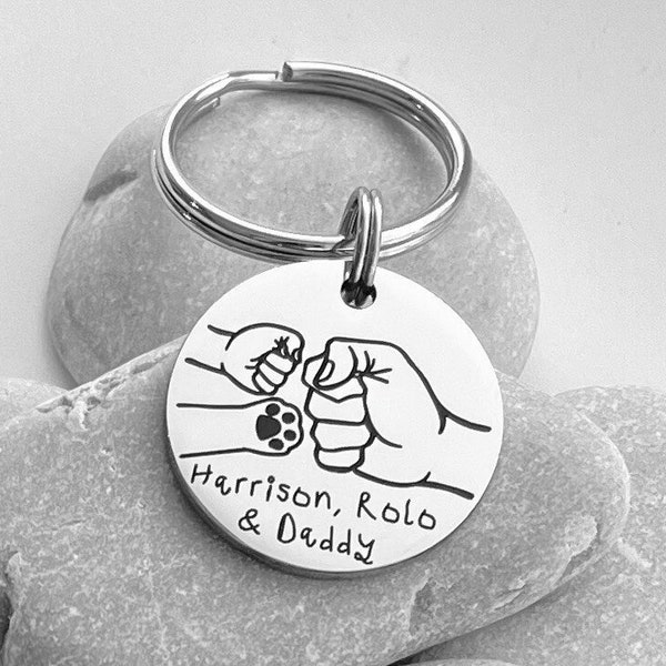 Fist Bump with Paw - Gift for Daddy - Personalised Daddy Gift - Daddy Keyring - Gift for Dad - Dad Gifts - Daddy Gifts - Gift for Him - Xmas