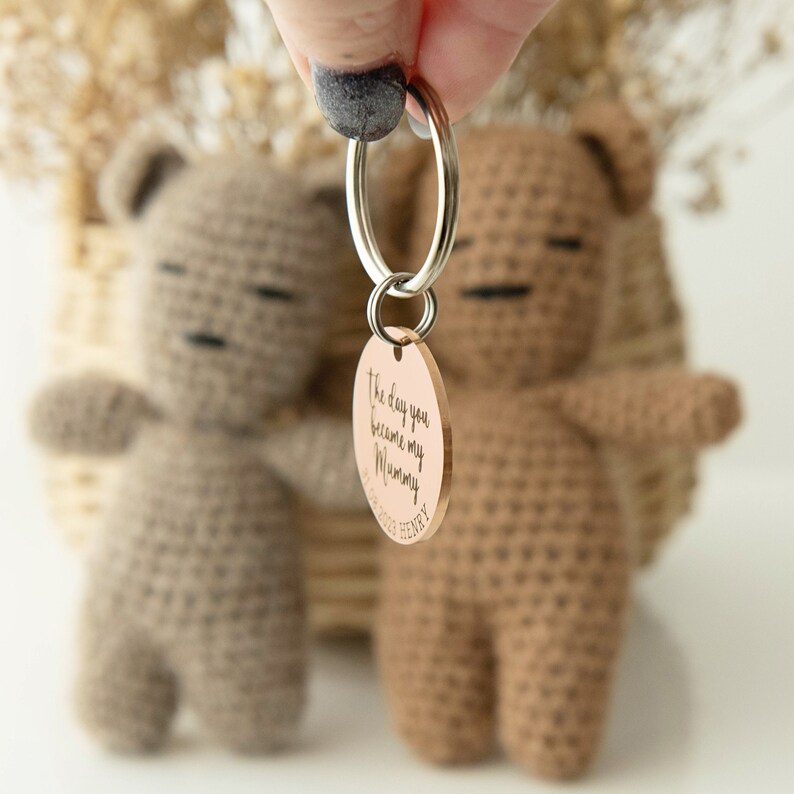 30mm rose gold engraved keyring from trashed gifts. Text reads The day you became my mummy 31.08.2023 Henry.