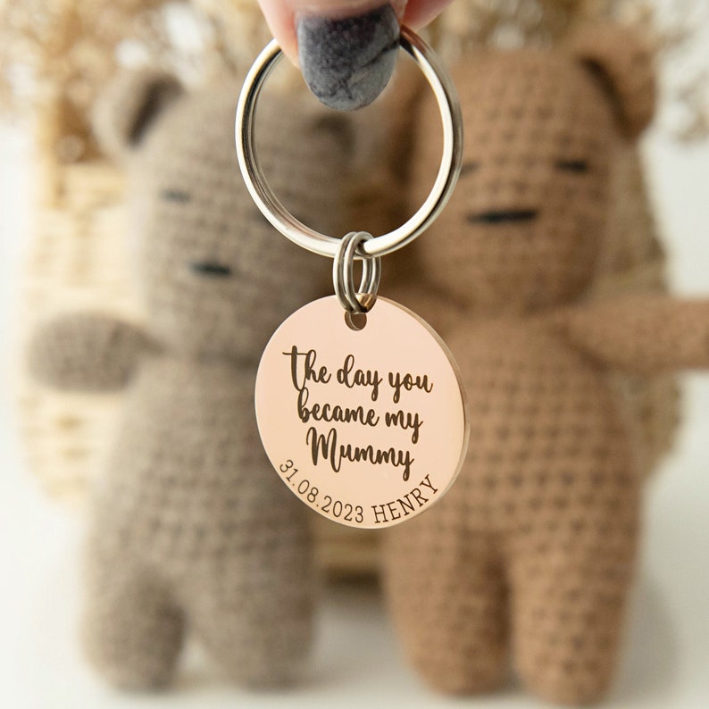 30mm rose gold engraved keyring from trashed gifts. Text reads The day you became my mummy 31.08.2023 Henry.