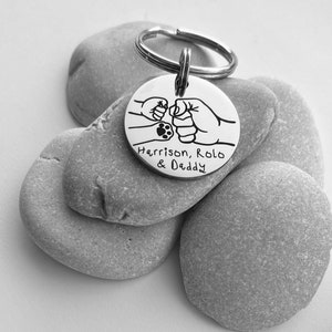 Fist Bump with Paw Gift for Daddy Personalised Daddy Gift Daddy Keyring Gift for Dad Dad Gifts Daddy Gifts Gift for Him Xmas image 5