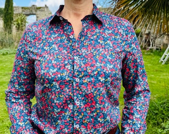 Women&#39;s blouse in Liberty of London fabric / Liberty Wiltshire pomegranate blouse / Hand-sewn women&#39;s shirt / Slim-fit cotton blouse