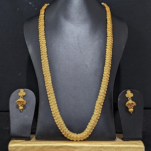 Echtes Gold Look lange Kette / Haram Halskette Set / vergoldetes traditionelles indisches Schmuckset / lange Kette Halskette Jhumka Ohrringe Set