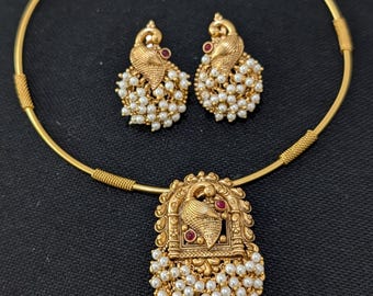 Hasli necklace set / Pearl hand setted Choker Necklace and Stud Earrings set / South Indian Jewelry sets / Ruby Kemp stone set