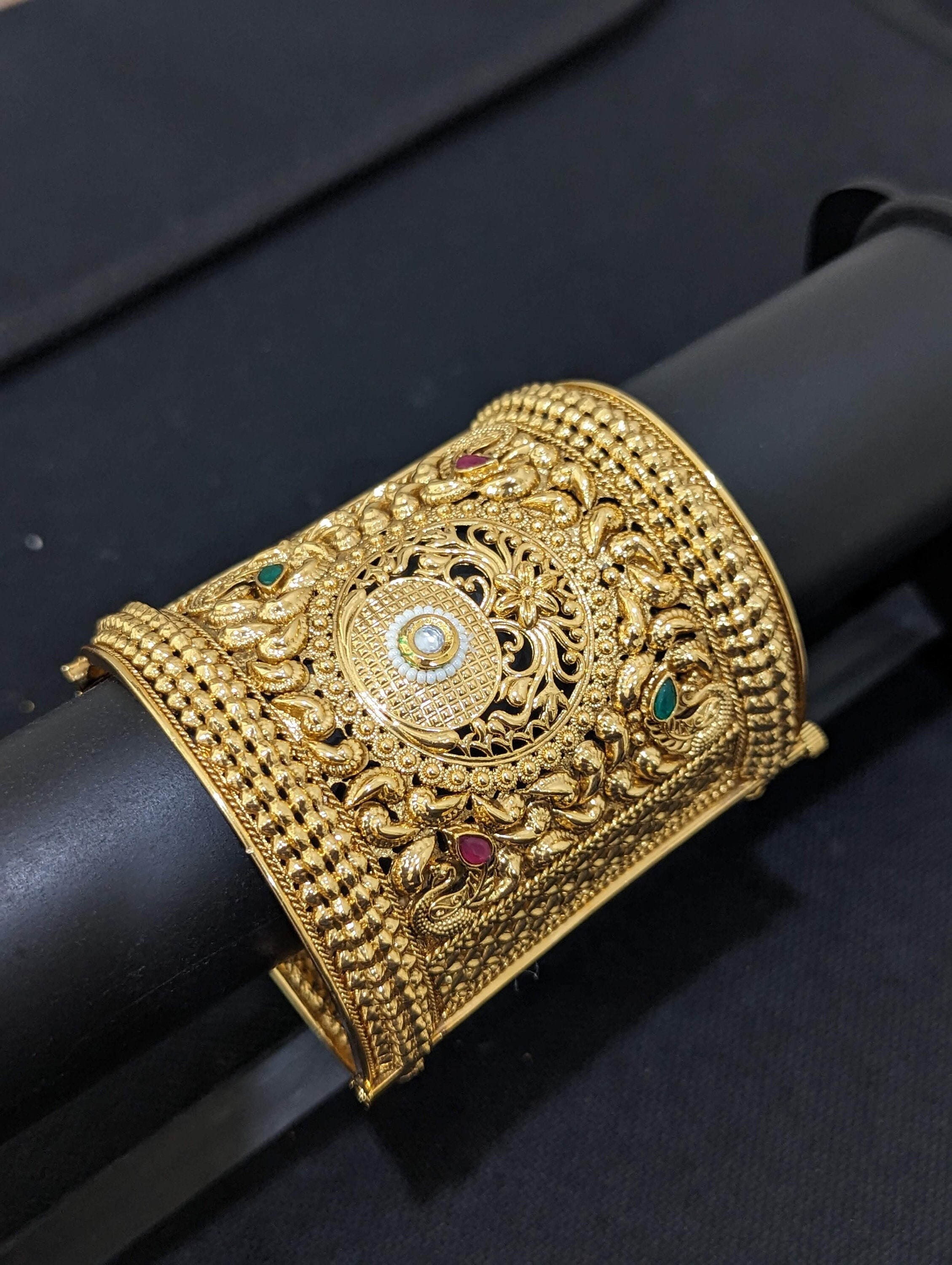 Broad bangle design sale