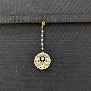 Kundan Tikka - Indian Maang Tikka / Round Tikka / Forehead accessory / Nethi chutti /Papidi billa / Light Gold plated pearl surrounded Tikka