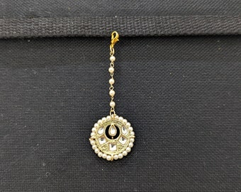 Kundan Tikka - Indiase Maang Tikka / Ronde Tikka / Voorhoofd accessoire / Nethi chutti /Papidi billa / Licht vergulde parel omgeven Tikka