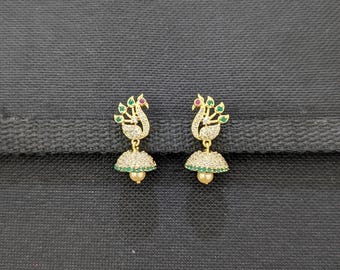 Orecchini Jhumka a forma di pavone / Jhumka con zirconi / Placcati in oro da un grammo / Orecchini Jhumka / Orecchini indiani / Jumki / Orecchini alla moda / Orecchini per bambini piccoli