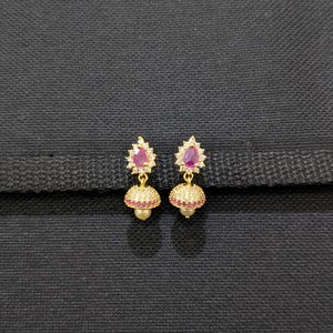 D5 - Kleine Jhumka / Kinder Jhumki / CZ Jhumka / Ein Gramm vergoldete Jhumka Ohrringe / Indische Ohrringe / Leichte kleine Ohrringe