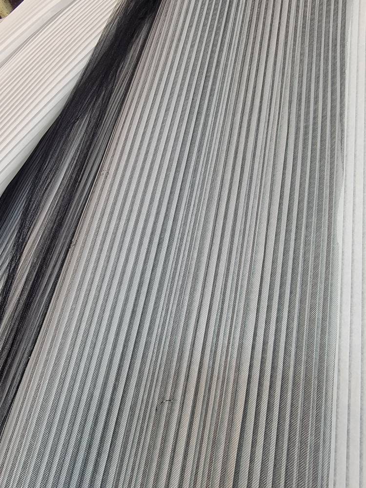 Super feines, weiches, plissiertes Tüll / Netzgewebe, 60 "breit wird als Schüttware verwendet, verwendbar für Bekleidung und Innenausstattung. Wir können jede Farbe plissieren."