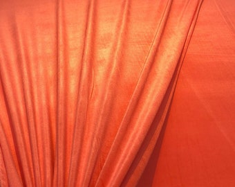 Tessuto elasticizzato in velluto da 58/60" di larghezza, liscio e strutturato, di peso medio, utilizzabile per accessori di abbigliamento e design d'interni.