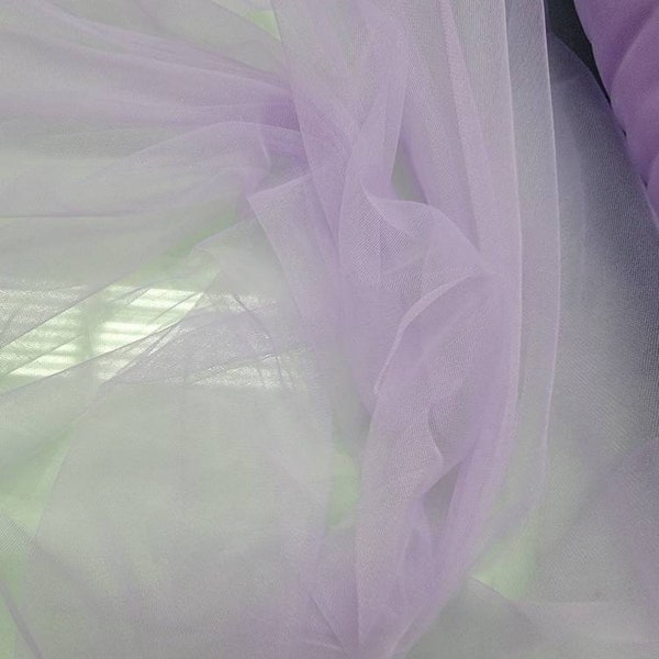 Superfijne zachte lila kleur Tulle/Mesh 60" breed verkocht op maat gesneden bruikbaar voor kleding en interieurontwerp.