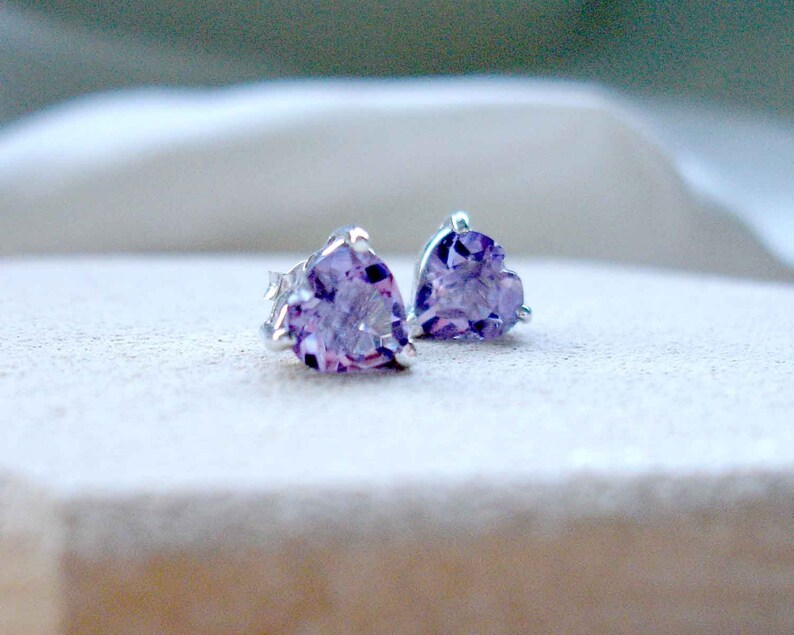 Sterling Silver Amethyst Heart Stud Earrings, February Birthstone, Purple Earrings, Gift for Her Bild 3