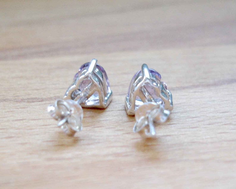 Sterling Silver Amethyst Heart Stud Earrings, February Birthstone, Purple Earrings, Gift for Her Bild 6