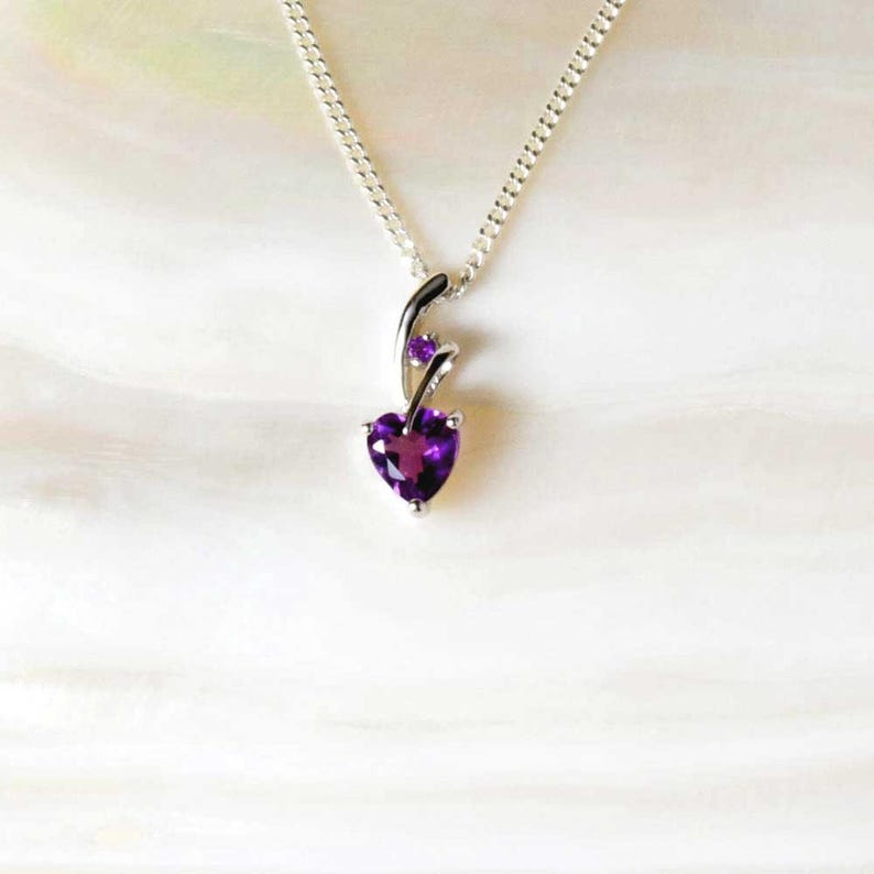 Purple Heart Shaped Amethyst Pendant, Sterling Silver Minimalist Necklace, February Birthday Gift for Her afbeelding 3