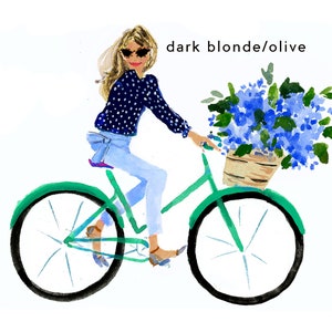 K&ouml;nnte beinhalten: Aquarellillustration einer Person, die ein gr&uuml;nes Fahrrad mit einem Korb voller blauer Blumen f&auml;hrt. Die Person tr&auml;gt ein marineblaues Oberteil mit Polka Dots, hellblaue Jeans und eine Sonnenbrille. Der Text lautet "dark blonde/olive".