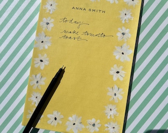 Notepad: Daisy Chain Yellow Pad {To Do List, Fashion Illustration, Office Organization, Office Supplies, Grocery List}