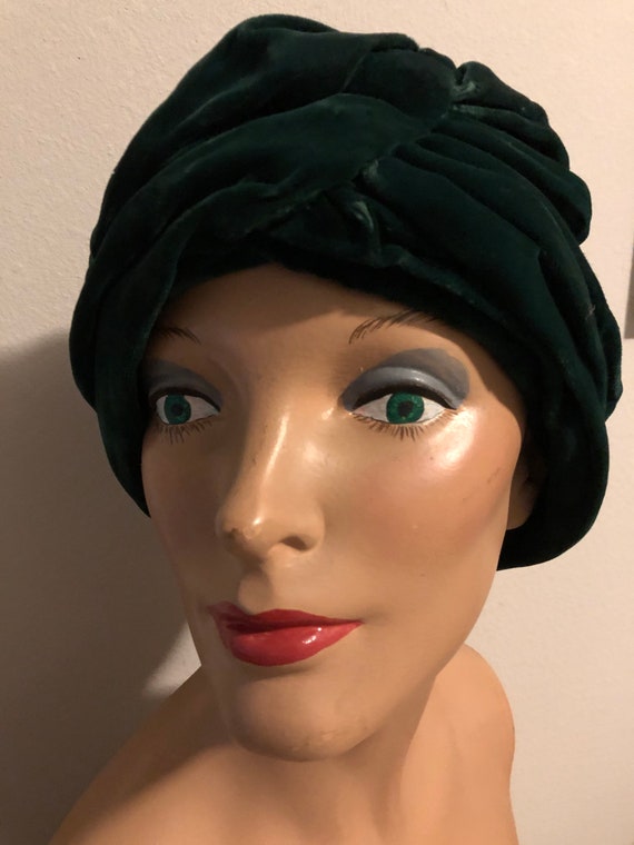 Green Velvet Vintage hat
