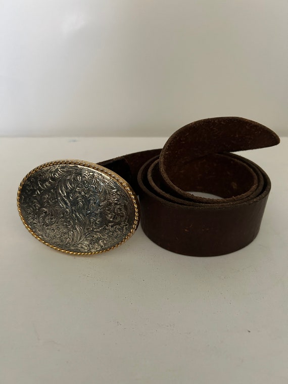 Womens's sturdy Leather Belt Size Medium Cowgirl Western Look