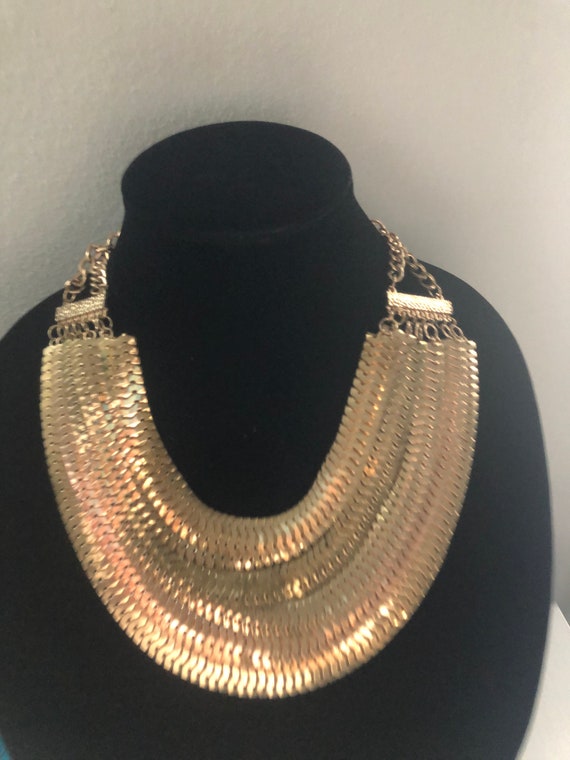 Gold shimmer Necklace - image 2