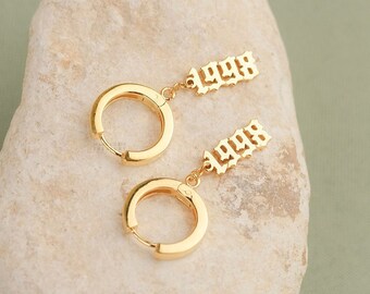 Pendientes personalizados con año - Pendientes colgantes personalizados - Pendientes personalizados con inglés antiguo - Pendientes con año de nacimiento - Regalos para el Día de la Madre F46