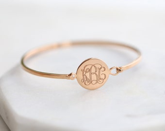 Custom Engraved Disc Monogram Bangle – Engraved Monogram Bracelet – Engraved Monogram jewelry - Wedding gift – Bridesmaid gift - Christmas