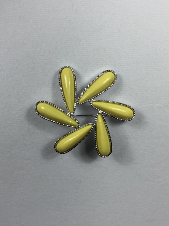 Emma's flower pin